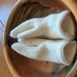 NEW 66 North Icelandic wool mittens with bag